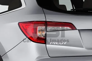 2021 Honda Pilot Touring 4 Door SUV Tail light